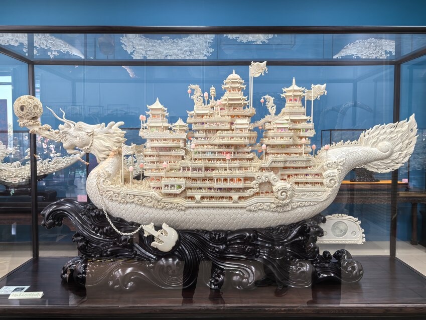 1773734603550900.jpg 作品《花舫》猛犸象牙 张民辉 (1).jpg